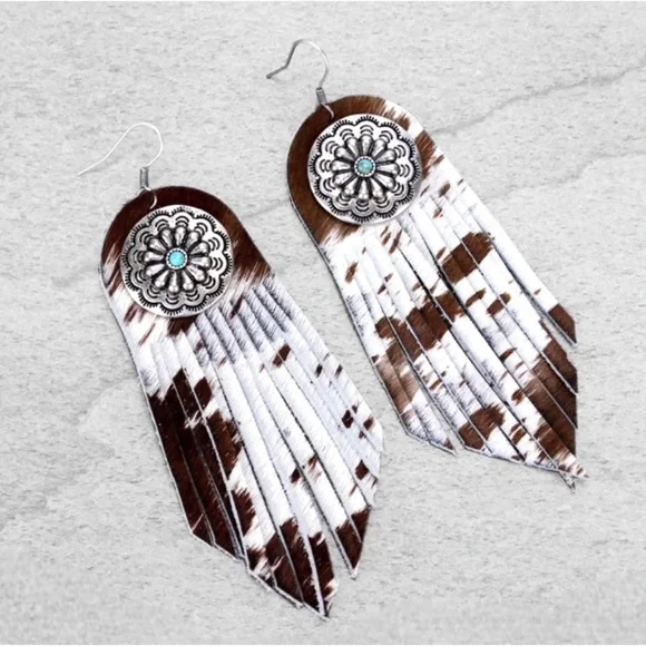 1 LEFT! Handmade Genuine Leather Fur Tassel Conch Dangle Earrings - Picture 2 of 5